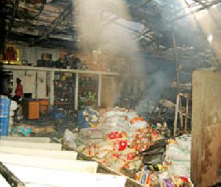 Fireballing for 12 hours | तब्बल १२ तास चालले आगीचे तांडव