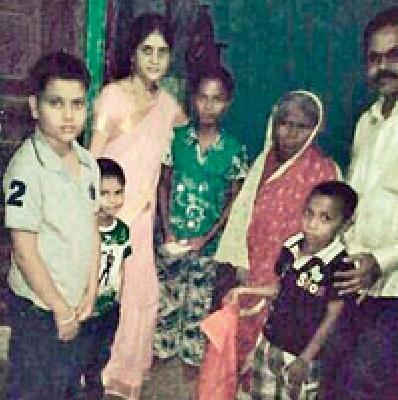 'Those' flutterous smile on the faces of the brothers | ‘त्या’ भावडांच्या चेहऱ्यावर फुलले हास्य