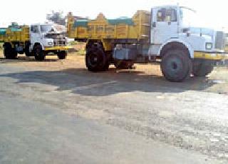 Armed with criminal proceedings in the seizure of sand | रेती जप्तीमध्ये फौजदारी कारवाईला बगल