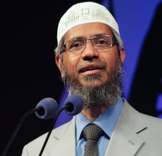 Zakir Naik's organization will stop foreign donations | झाकीर नाईकच्या संस्थेच्या परदेशी देणग्या होणार बंद Zakir Naik's organization will stop foreign donations | झाकीर नाईकच्या संस्थेच्या परदेशी देणग्या होणार बंद