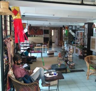 Booking in Pune: A unique Book Café in Kothrud area | पुण्यात पुस्तकवाचनाची वारी : कोथरुड भागात आगळा-वेगळा बुक कॅफे Booking in Pune: A unique Book Café in Kothrud area | पुण्यात पुस्तकवाचनाची वारी : कोथरुड भागात आगळा-वेगळा बुक कॅफे