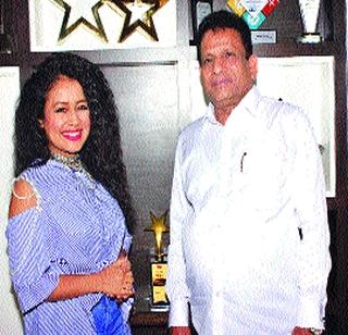 Neha throws on the songs of Kakkar | नेहा कक्करच्या गाण्यांवर थिरकले रसिक