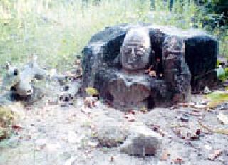 The ruins of the temple thousands of years ago | पाचगावात हजारो वर्षापूर्वीच्या मंदिराचे अवशेष The ruins of the temple thousands of years ago | पाचगावात हजारो वर्षापूर्वीच्या मंदिराचे अवशेष