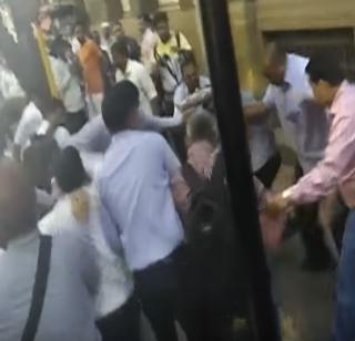 Protest of journalist marriages in Kolhapur | कोल्हापुरातही पत्रकार मारहाणीचा निषेध Protest of journalist marriages in Kolhapur | कोल्हापुरातही पत्रकार मारहाणीचा निषेध