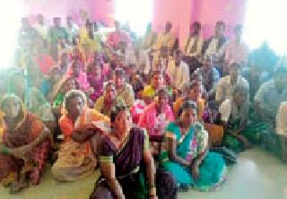 The united female power for the gurujin's patriarch | ‘गुरुजीं’च्या सरपंचपदासाठी एकवटली महिला शक्ती The united female power for the gurujin's patriarch | ‘गुरुजीं’च्या सरपंचपदासाठी एकवटली महिला शक्ती