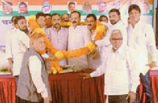 Minorities hit by Congress in Legislative Assembly | काँग्रेसमध्ये लागेबांध्यांमुळे अल्पसंख्यकांना फटका