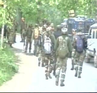 Jammu Kashmir - A militant in the jawans and terrorists, a terrorist killed | जम्मू काश्मीर - जवान आणि दहशतवाद्यांमध्ये चकमक, एक दहशतवादी ठार