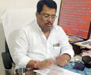 District Collector is responsible for the sand trafficking in Sironchha | सिरोंचातील रेती तस्करीस जिल्हाधिकारीच जबाबदार District Collector is responsible for the sand trafficking in Sironchha | सिरोंचातील रेती तस्करीस जिल्हाधिकारीच जबाबदार