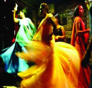 When the hammer on the illegal bar? | बेकायदा बारवर हातोडा केव्हा? When the hammer on the illegal bar? | बेकायदा बारवर हातोडा केव्हा?