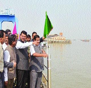 Now the navy network for Mumbaiites | मुंबईकरांसाठी आता जलवाहतुकीचे जाळे