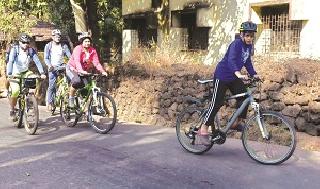 Cyclic scandal for environmental protection | पर्यावरण रक्षणासाठी सायकलभ्रमंती Cyclic scandal for environmental protection | पर्यावरण रक्षणासाठी सायकलभ्रमंती