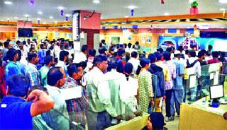 Bank of Nashik, Thursday in Bangkok | नाशिककरांचा गुरुवार बॅँकेत Bank of Nashik, Thursday in Bangkok | नाशिककरांचा गुरुवार बॅँकेत