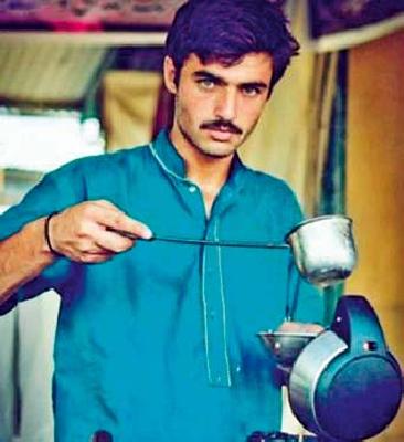 Tea and tea party | चायवाला आणि तरकारीवाली