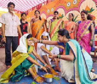 Dari was a wedding, no money at home! | लग्न आले दारी, पैसा नाही घरी!