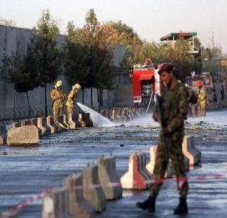 Taliban attack in Afghanistan; Two people were killed and 32 injured | अफगाणिस्तानात तालिबानचा हल्ला; २ जणांचा मृत्यू तर ३२ जखमी Taliban attack in Afghanistan; Two people were killed and 32 injured | अफगाणिस्तानात तालिबानचा हल्ला; २ जणांचा मृत्यू तर ३२ जखमी