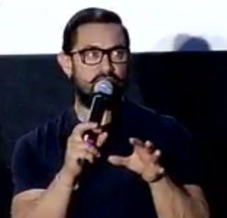 VIDEO: Note that due to blockbuster my film will be damaged | VIDEO : नोटबंदीमुळे माझ्या सिनेमाचे नुकसान झाले तरी चालेल VIDEO: Note that due to blockbuster my film will be damaged | VIDEO : नोटबंदीमुळे माझ्या सिनेमाचे नुकसान झाले तरी चालेल