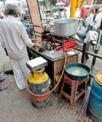 Tea again dirt reduction! | अंबानगरीत पुन्हा घाण कपात चहा !