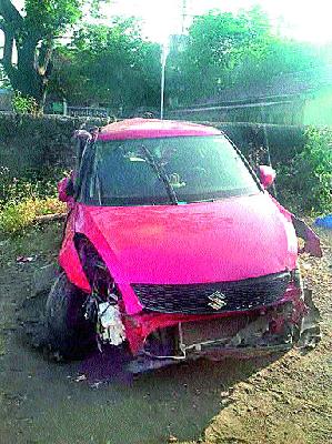 The car hits the car near the tanky ghoti and kills the woman | टाके घोटीजवळ कार उलटून महिला ठार