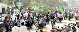 MIM's motorcycle rally in Yavatmal | ‘एमआयएम’ची यवतमाळात मोटरसायकल रॅली MIM's motorcycle rally in Yavatmal | ‘एमआयएम’ची यवतमाळात मोटरसायकल रॅली