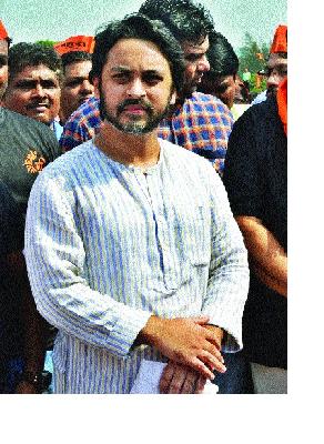 Rani has dug up Ratnagiri - Nilesh Rane: | युतीने रत्नागिरीची घाण केली --नीलेश राणे : Rani has dug up Ratnagiri - Nilesh Rane: | युतीने रत्नागिरीची घाण केली --नीलेश राणे :