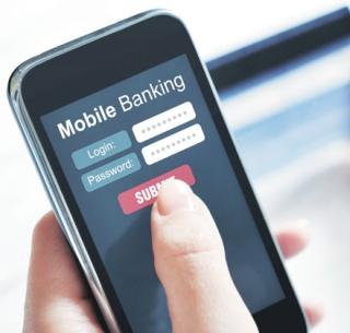 Notebook: Sales of mobile wallet companies increase by 1000% | नोटबंदी : मोबाईल वॉलेट कंपन्यांच्या उलाढालीत १००० टक्के वाढ