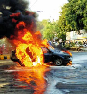 In the 'The Burning Car' | सदरमध्ये ‘द बर्निंग कार' In the 'The Burning Car' | सदरमध्ये ‘द बर्निंग कार'