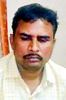 The bribe house of the tribal hostel stays arrested | आदिवासी वसतीगृहाच्या लाचखोर गृहप्रमुखाला अटक