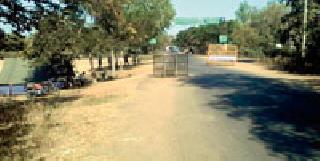 Inconvenience to the inconvenience of the interstate border on the Bepari Interstate border | बपेरा आंतरराज्यीय सीमेवरील राहुटीत असुविधा