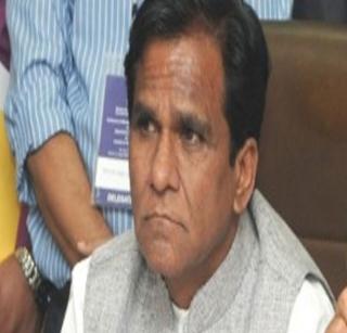 The inquiry will be done by Dr. Raosaheb Danavan's speech in Amalner | अमळनेरमधील रावसाहेब दानवेंच्या भाषणाची चौकशी होणार The inquiry will be done by Dr. Raosaheb Danavan's speech in Amalner | अमळनेरमधील रावसाहेब दानवेंच्या भाषणाची चौकशी होणार