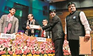 Municipal corporation's pride | केंद्राकडून महापालिकेचा गौरव