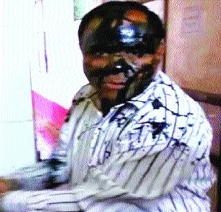 Shifafe on the ward officer! | प्रभाग अधिकाऱ्यावर शाईफेक! Shifafe on the ward officer! | प्रभाग अधिकाऱ्यावर शाईफेक!