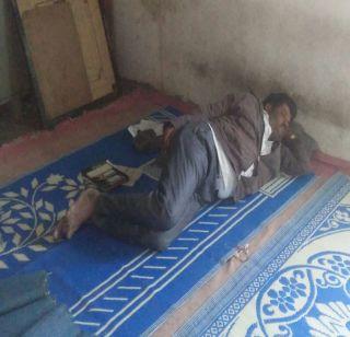 Keep quiet ... Sir is sleeping in the staffroom! | शांतता राखा .. सर स्टाफरूममध्ये झोपले आहेत ! Keep quiet ... Sir is sleeping in the staffroom! | शांतता राखा .. सर स्टाफरूममध्ये झोपले आहेत !