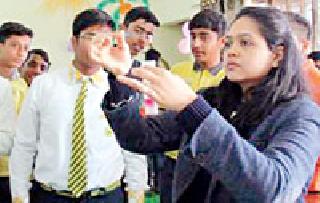 Of Of Cambridge students done DNA analysis | के. के. केम्ब्रिजच्या विद्यार्थ्यांनी केले डीएनए विश्लेषण