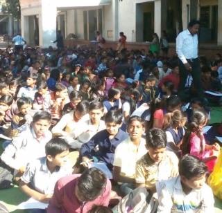 600 students passed the exams based on the life stories of the great personalities | 600 विद्यार्थ्यांनी दिली महापुरुषांच्या जीवनचरित्रावर आधारित परीक्षा 600 students passed the exams based on the life stories of the great personalities | 600 विद्यार्थ्यांनी दिली महापुरुषांच्या जीवनचरित्रावर आधारित परीक्षा