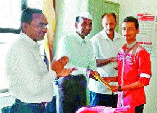 Effort of national customer day at Yeola tehsil office | येवला तहसील कार्यालयात राष्ट्रीय ग्राहक दिन उत्साहात