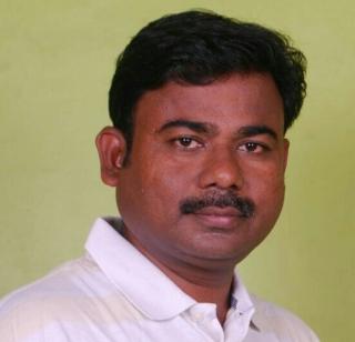 Centrally rewarded by the Central Bank account holder for cashless transaction | कॅशलेस व्यवहाराबाबत जिल्हा मध्यवर्ती बँकेच्या खातेदाराला केंद्राचे बक्षीस Centrally rewarded by the Central Bank account holder for cashless transaction | कॅशलेस व्यवहाराबाबत जिल्हा मध्यवर्ती बँकेच्या खातेदाराला केंद्राचे बक्षीस