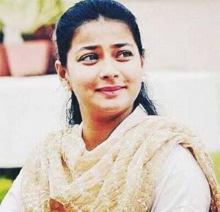 Modi should apologize: Praniti | मोदींनी माफी मागावी : प्रणिती Modi should apologize: Praniti | मोदींनी माफी मागावी : प्रणिती