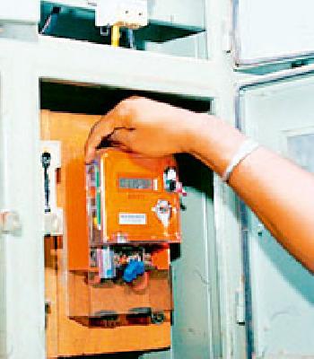 Action on 174 thieves | १७४ वीज चोरांवर कारवाई