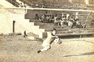 Bourgeoisie goalkeeper- | बुरूजबंद गोलरक्षक-