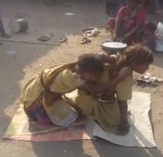 VIDEO - Fierce gimmicks of moments for a whole womb | VIDEO- टीचभर पोटासाठी चिमुकल्यांच्या जीवघेण्या कसरती VIDEO - Fierce gimmicks of moments for a whole womb | VIDEO- टीचभर पोटासाठी चिमुकल्यांच्या जीवघेण्या कसरती