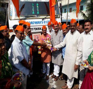 The statue of Shiv Sena will proceed to Kalyan | शिवसेनाप्रमुखांचा पुतळा कल्याणकडे रवाना