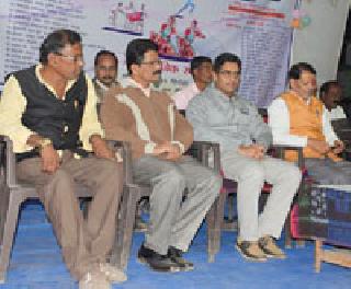 The villagers should be ready for nomination for Adarsh Gamram | आदर्शग्राम निमिर्तीसाठी गावकऱ्यांनी सज्ज व्हावे The villagers should be ready for nomination for Adarsh Gamram | आदर्शग्राम निमिर्तीसाठी गावकऱ्यांनी सज्ज व्हावे