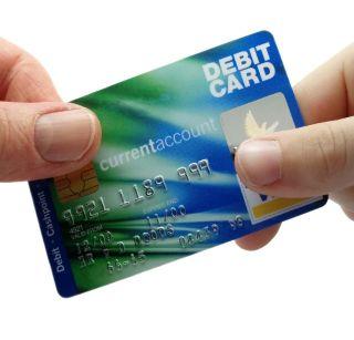 The suit is over! Service charge for debit card | सूट संपली ! डेबिट कार्डवर लागणार सर्व्हिस चार्ज