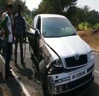 Accident of the family car leaving the father's body | वडिलांच्या पार्थिवाच्या देहदानासाठी निघालेल्या कुटुंबाच्या कारला अपघात