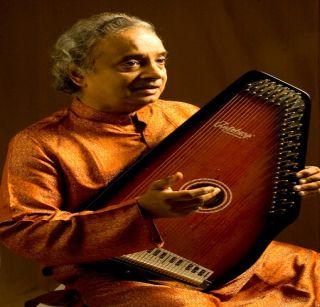 Do not beg for 'SMS' from reality show! | रिअॅलिटी शोमधून 'एसएमएस' ची भीक मागू नका ! Do not beg for 'SMS' from reality show! | रिअॅलिटी शोमधून 'एसएमएस' ची भीक मागू नका !