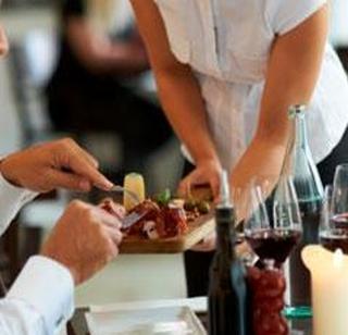 Service tax is legal, we will charge it | सेवाशुल्क कायदेशीर, ते आम्ही आकारणारच Service tax is legal, we will charge it | सेवाशुल्क कायदेशीर, ते आम्ही आकारणारच