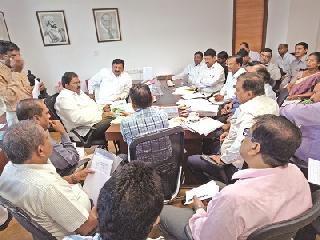 Seven lakh bales of cotton are reserved for the growers | सूतगिरण्यांना सात लाख गाठी कापूस आरक्षित Seven lakh bales of cotton are reserved for the growers | सूतगिरण्यांना सात लाख गाठी कापूस आरक्षित