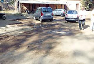 Khaddech Khade in Bhatkuli Panchayat Samiti | भातकुली पंचायत समितीत खड्डेच खड्डे