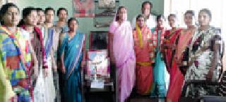 Because of Savitribai women, women are on stage - Puram | सावित्रीबार्इंमुळेच महिलांना मंचावर स्थान- पुराम Because of Savitribai women, women are on stage - Puram | सावित्रीबार्इंमुळेच महिलांना मंचावर स्थान- पुराम