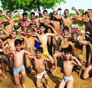 Bouncers are built in these villages | या खेड्यांत तयार होतात बाउन्सर्स Bouncers are built in these villages | या खेड्यांत तयार होतात बाउन्सर्स